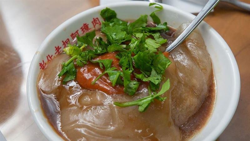 小英吃肉圓加香菜　網友狂喊視網膜…