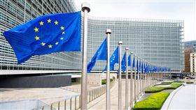 歐洲聯盟28日表達對「港區國安法」的嚴重關切，重申歐盟在一國兩制原則下，支持香港高度自治及對香港人民的聲援，並在各領域採取協調一致的措施。圖為歐盟旗幟。（圖取自facebook.com/EuropeanCommission）