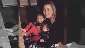 母疑吸毒暴斃…2稚女受困車內慘悶死（圖／翻攝自當事人臉書）