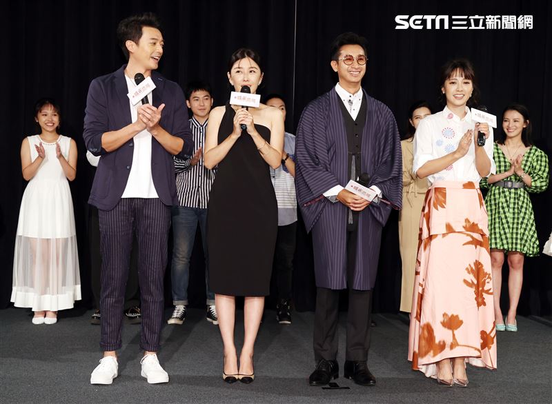 李維維、邱凱偉Darren、林艾璇（大元）、田家達出席「羅雀高飛」首映會。（記者邱榮吉/攝影）