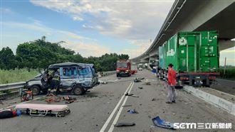 貨櫃車闖紅燈奪命　夫遭夾妻噴飛雙亡