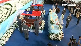 殉職飛官追晉　母淚：聽不到你叫媽了