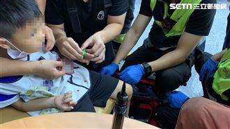 5歲童手指卡玩具　園長急抱警所求救
