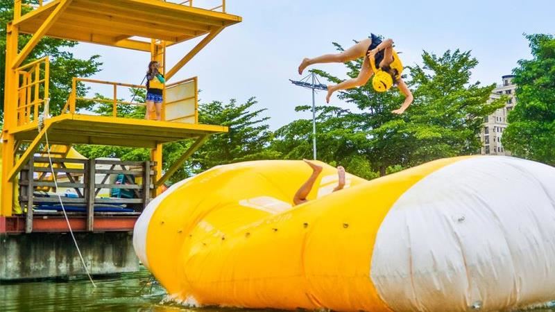 只要300元就能玩透高雄水樂園！