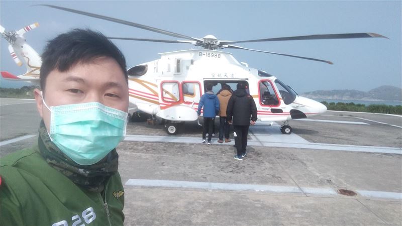 影／搭直升機揪人…他半年成立新黨部