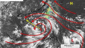 氣象專家吳聖宇表示，明天（7/31）在南邊的擾動有機會發展為熱帶性低氣壓。 （圖／翻攝自臉書專頁「天氣職人－吳聖宇」）