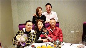 張宏年全家福（圖／翻攝自張宏年臉書）