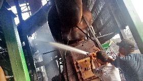 汐止瀝青廠冒煙釀空污未通報　市府依法