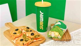 潛艇堡業者推出新的口袋餅、捲餅系列。（圖／業者提供）