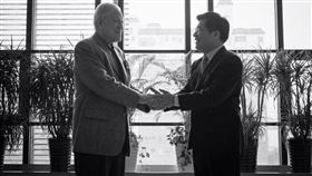 交通部長林佳龍說，李前總統雖然已經離我們而去，也留下了「作為一個台灣人是什麼意義？」這個課題，引領我們繼續思考：生為台灣人的悲哀與幸福。（圖／翻攝自林佳龍臉書）