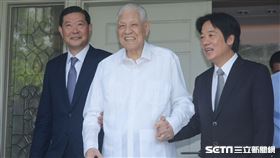 行政院長賴清德前往翠山莊拜會前總統李登輝 圖／記者林敬旻攝