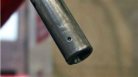 根據中油浮動油價公式，估汽、柴油6月1日凌晨零時起將分別調漲新台幣1.1元、0.9元，92無鉛汽油重回20元以上水準，每公升20.7元，創近3個月來新高。（中央社檔案照片）