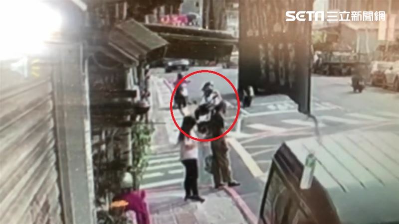 五股女買早餐　遭2惡男飛車搶5千元