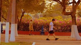 越南衛生部31日天通報新增45起2019冠狀病毒疾病病例，與中部城市峴港最近爆發的疫情有關。圖為峴港街頭民眾戴口罩。（圖取自facebook.com/visitdanang）