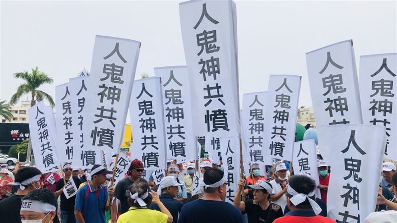 動保園區引自救會抗議 揚言開香肉店