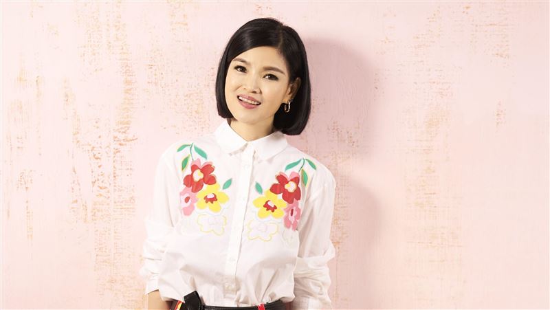 53歲女星曝難產　30年婚沒披白紗