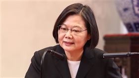 蔡總統接見國家卓越建設獎得主（1）總統蔡英文（圖）30日在總統府接見「2020國家卓越建設獎暨全球卓越建設獎」得獎代表並致詞，盼能跟所有得獎者一起努力，讓台灣居住環境能夠越來越好。中央社記者王騰毅攝  109年7月30日