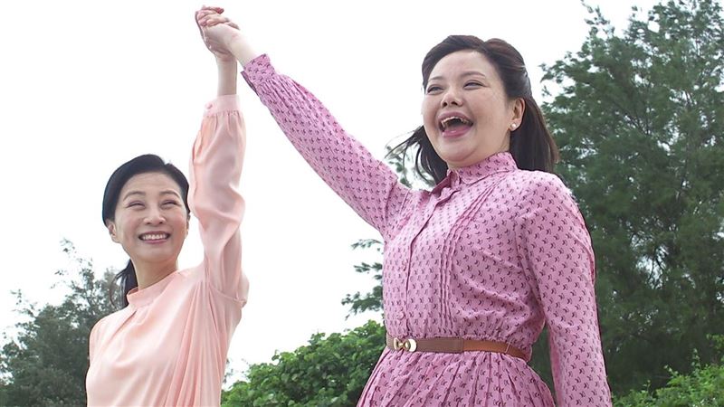老公搞上診所護士　台8女星跑海邊瘋