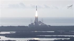 ▲周四發射航向火星的火箭。（圖／翻攝自NASA推特）