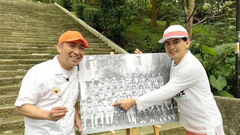 屈中恆為惡整同學　竟特製死人排骨湯