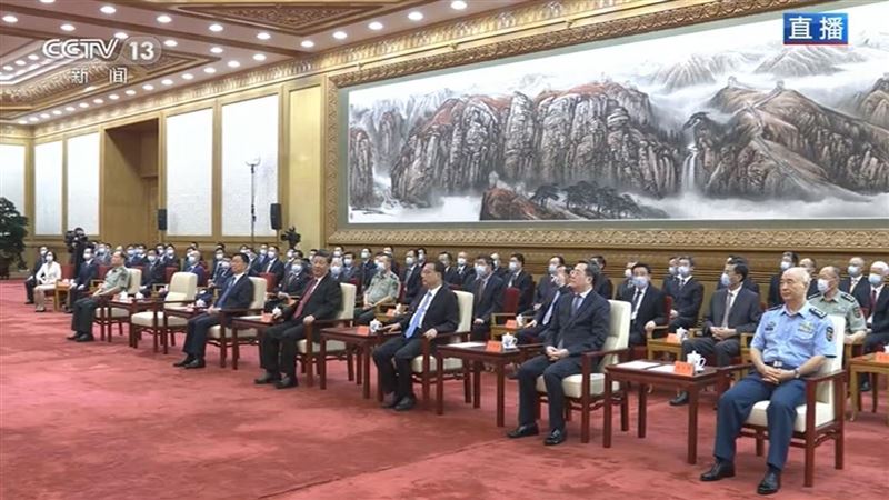 習親信當眾讓李克強出糗　尷尬畫面曝