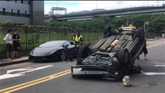 內湖轎車撞「千萬小牛」恐賠天價