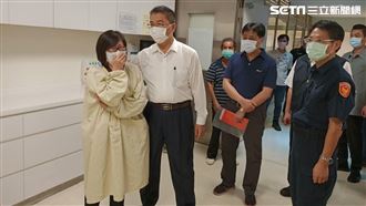 21歲警遭撞命危　徐國勇慰問母哭慘