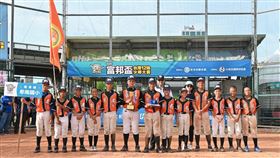 硬式組冠軍台東卑南國小(圖／中華棒協提供)