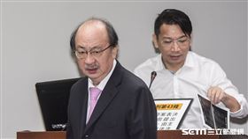 勞動基準法一例一休，衛生及環境委員會，時代力量立委徐永明程序發言與柯建銘爭執 圖／記者林敬旻攝