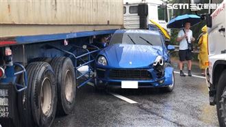 保時捷撞貨車！國3苗栗段暴雨連3撞