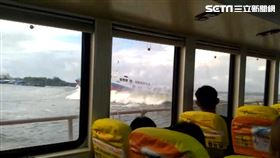 小琉球船班照行駛 有如海盜船遊客尖叫