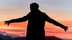 J.Sheon親自設計單曲愛已死 索尼音樂提供