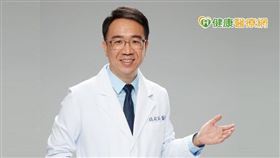 錢政弘醫師說明，目前長期服用此類藥物的安全性有醫學依據支持，患者不必過於擔心，倒是長期胃食道逆流沒有接受治療的話，反而會增加其他疾病的風險。