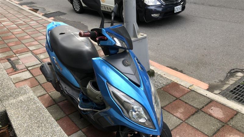 公司主管上班撞右轉車　意識不清送醫