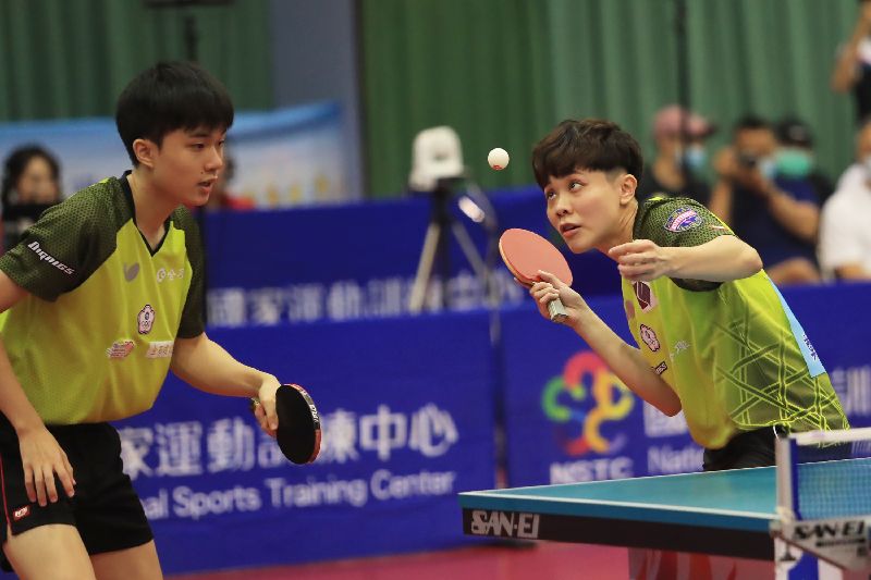 ITTF桌球團體混合世界盃，台灣混雙組合林昀儒（左）與鄭怡靜在預賽擊敗美國隊開紅盤。（資料照）