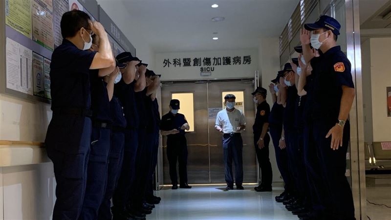 警器捐遺愛人間　同事垂淚列隊告別