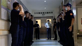 警器捐遺愛人間　同事垂淚列隊告別