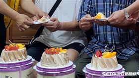 3閨密送蛋糕給弱勢家庭／雲林家扶提供