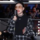 蔡詩芸現場高歌ROCK真我唇膏筆主題曲。（記者邱榮吉/攝影）