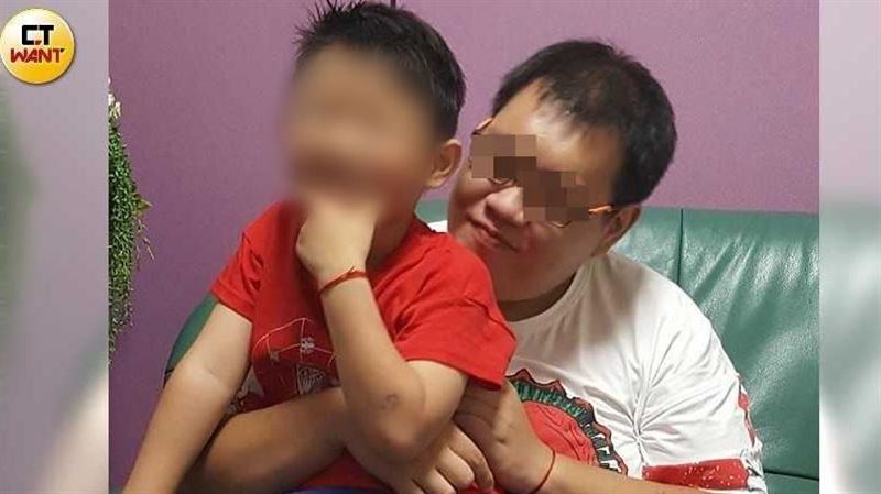 改車大王控妻刀抵兒頸　爆灌精生子