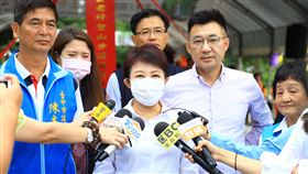 米其林指南移師台中 盧秀燕盼台中美食登上國際2020米其林指南評鑑發表會將於24日移師台中舉行，台中市長盧秀燕（前中）5日接受聯訪時指出，很期待台中市的美食被世界看見，登上國際版面。中央社記者郝雪卿攝  109年8月5日