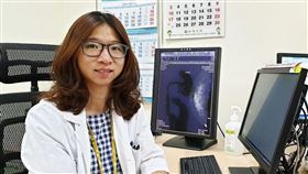 成大醫院乳房外科羅竹君醫師提醒，「乳頭分泌物有否持續流出？」更是研判是否乳癌的重點症狀。（圖／翻攝自成大醫院臉書）

