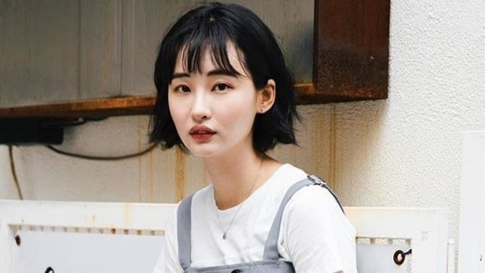 戀情不到1年　女星淚訴和女友分手了