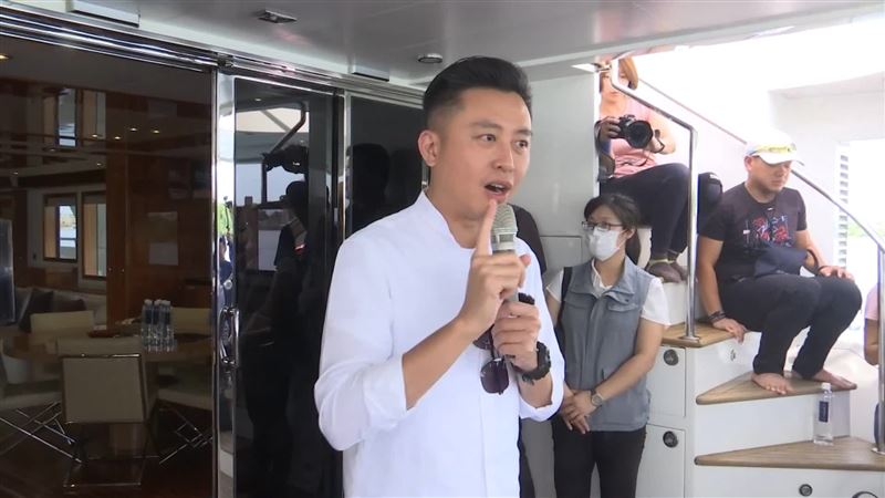 當一日台南人！林智堅出海收集設計力