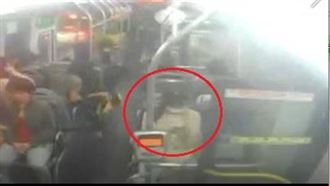 台中公車門夾頭　網逆轉指女大生才錯