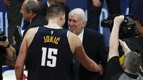 NBA／被大鳥+摩西打爆　波總認栽
NBA,丹佛金塊,Nikola Jokic,大鳥柏德,摩西馬龍,Gregg Popovich
翻攝自推特