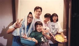 賈靜雯,嫩照,佳家福,電視劇,合照。(圖/翻攝自賈靜雯AlyssaChia臉書)