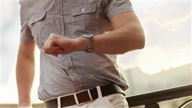 等人,手錶。（示意圖／pixabay）