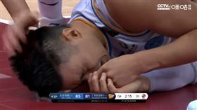 CBA／豪遭「戳眼+撞鼻」　球迷怒
