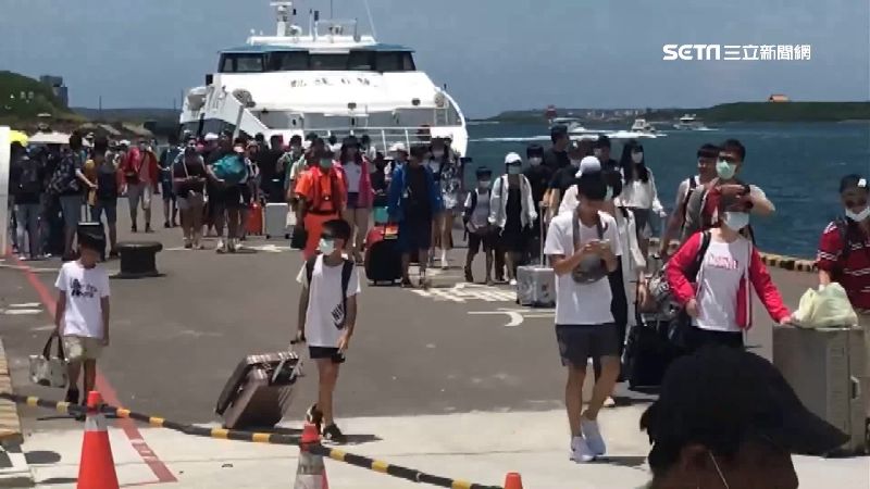 遊客擋路還開嗆　導遊：別欺負澎湖人